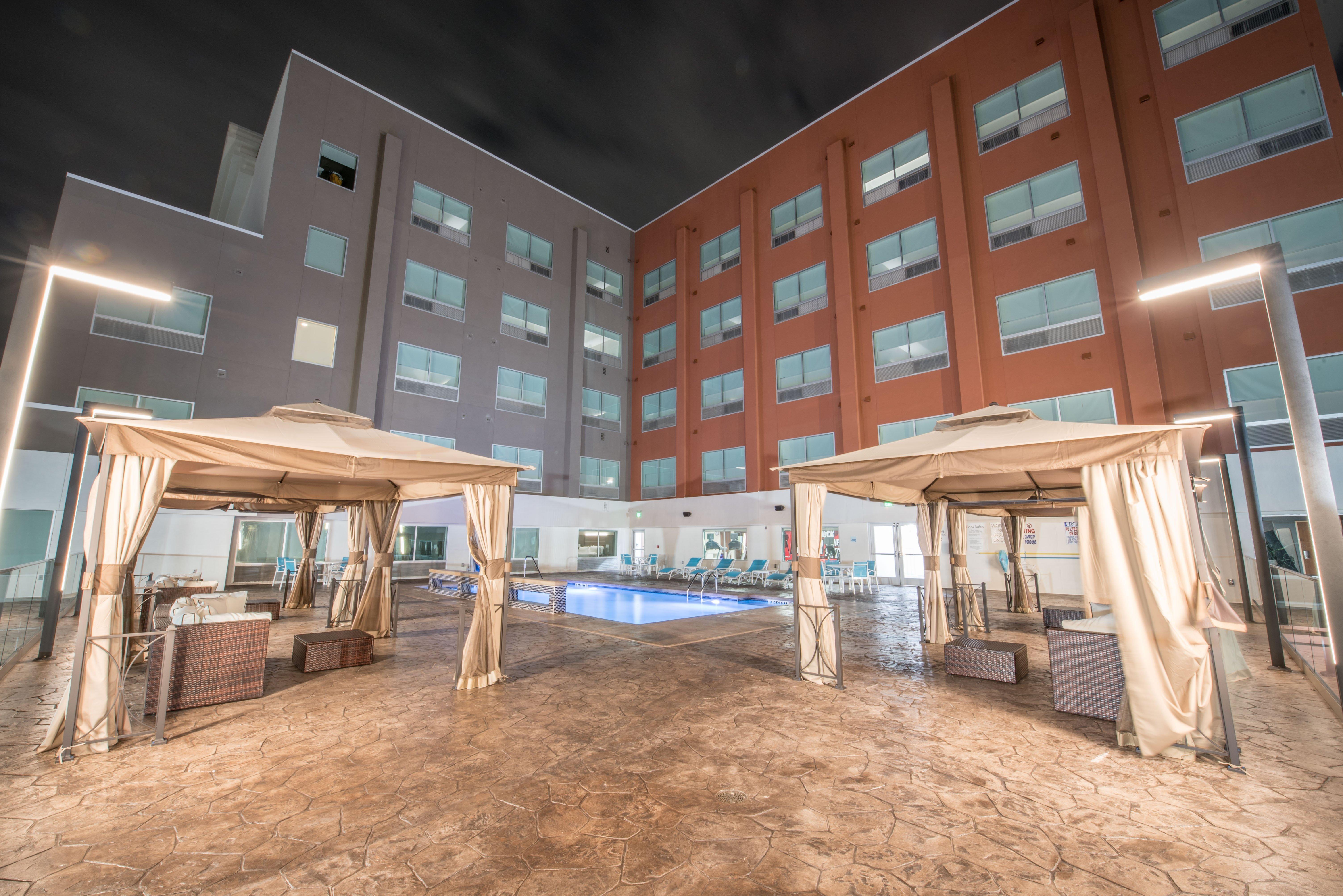 Express & - Westchase - Westheimer By Ihg Hotel
