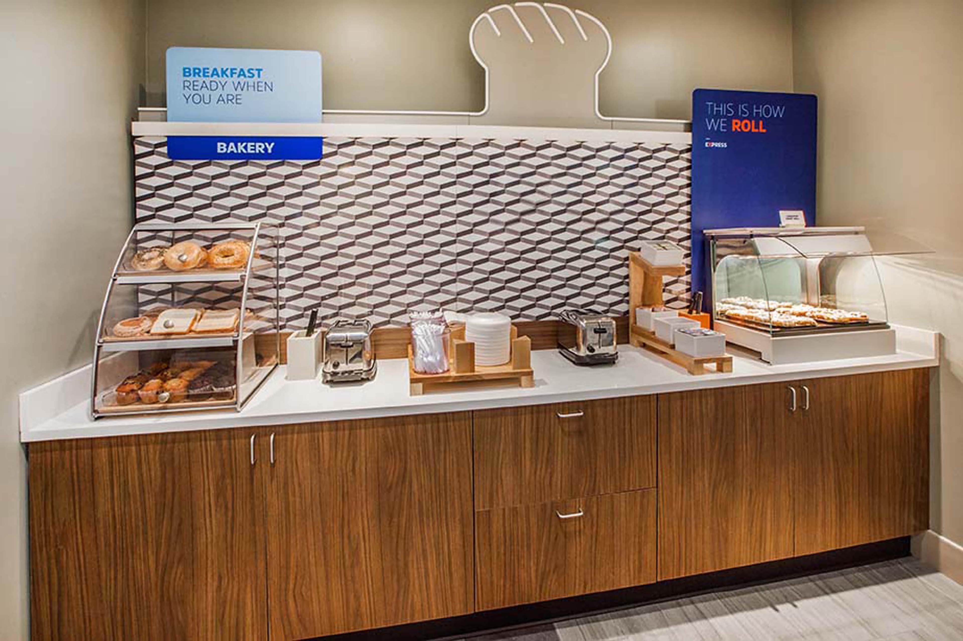 Express & - Westchase - Westheimer By Ihg Hotel